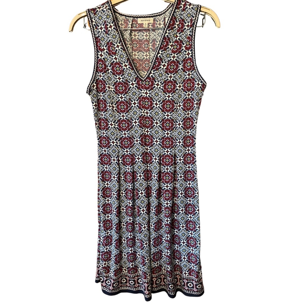 Max Studio red white blue sleeveless summer dress. Size M